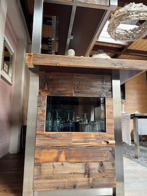 Poolside bar
