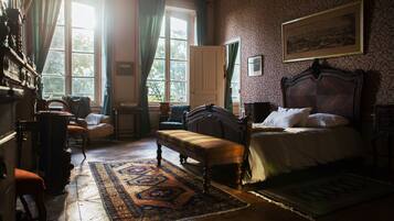 7 多间卧室、办公桌、WiFi、床单