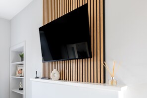 Interior - Beautiful Ground Floor Apartment (Perth)