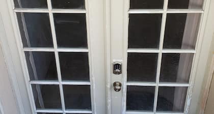 3 Bedroom Basement Suite with Kitchen