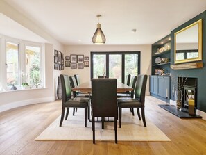 Dining - Squirrel's Holt -  OPEN FOR GOODWOOD REVIVAL & FESTIVAL OF SPEED 2025 - (Chichester)