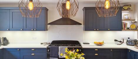 Refrigerador, microondas, horno y lavavajillas