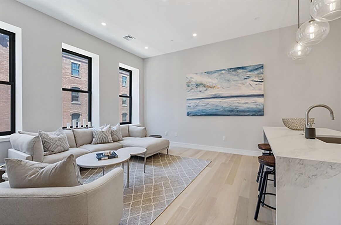 Luxury Penthouse Condo in the Heart of Seaport/Historic Fort Point