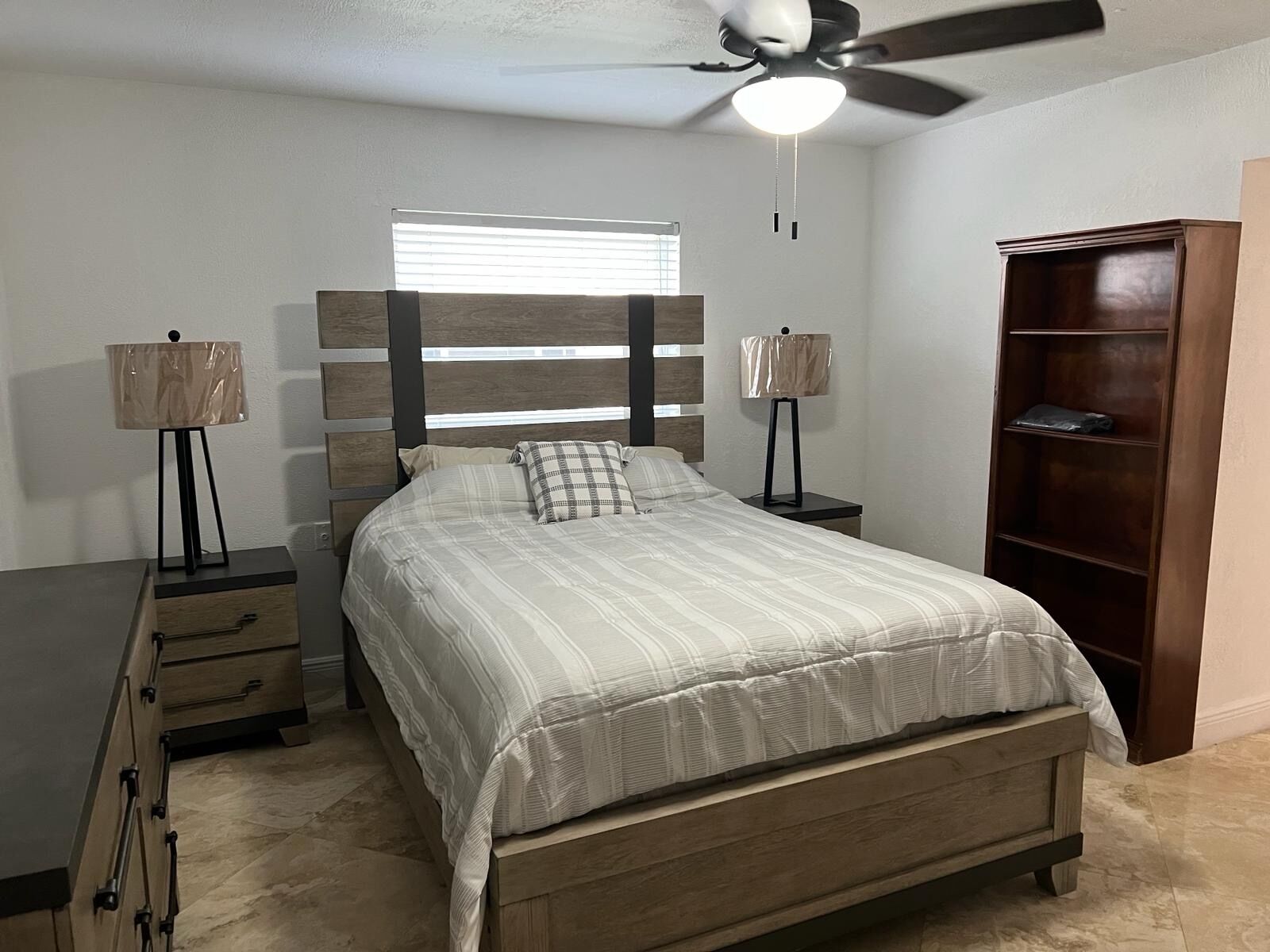 1 slaapkamer, een bureau, een strijkplank/strijkijzer, gratis wifi