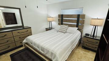 1 habitación, escritorio, tabla de planchar con plancha y wifi gratis