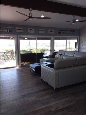 Smart-TV og DVD-spiller