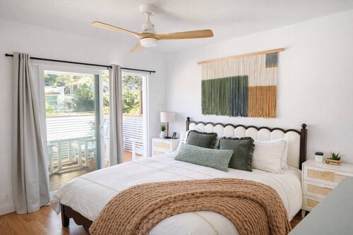 Boho Bungalow+walkable+stocked kitchen+BBQ+private