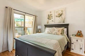 1 habitación, tabla de planchar con plancha, internet y ropa de cama