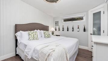 1 slaapkamer, een strijkplank/strijkijzer, gratis wifi, beddengoed