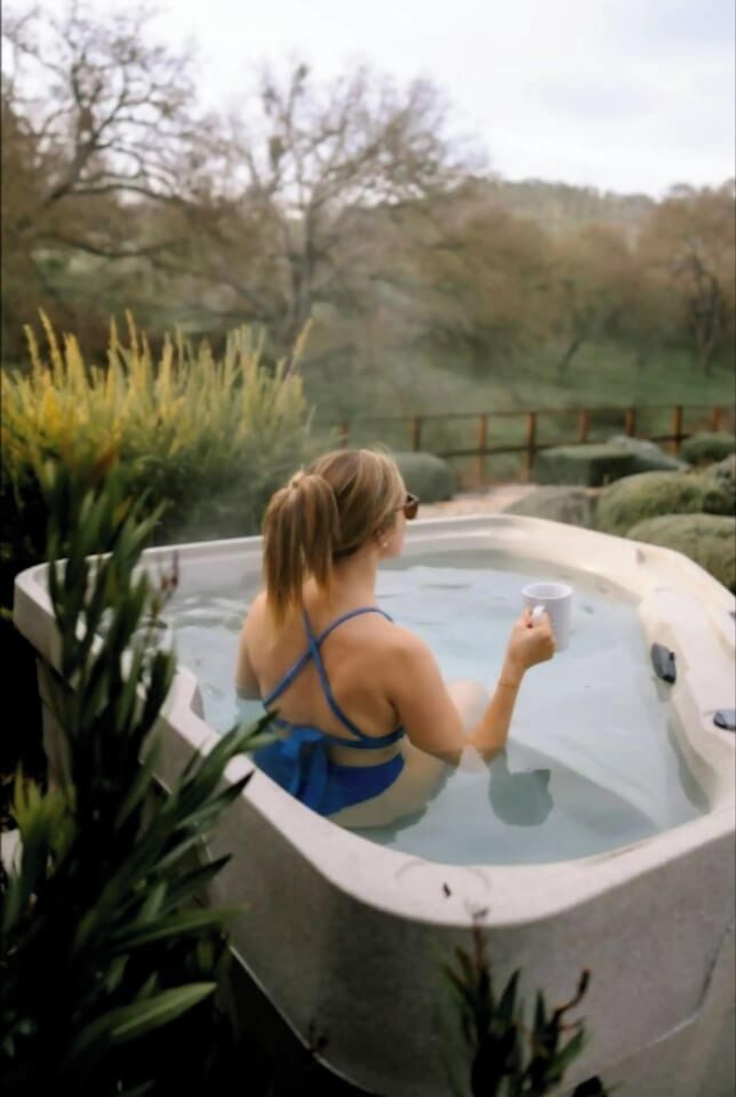 Outdoor spa tub