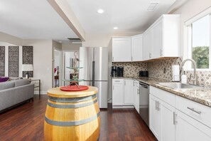 Fridge, microwave, oven, stovetop - Wine Barrel (4/7 Hideaway Units) (Paso Robles)