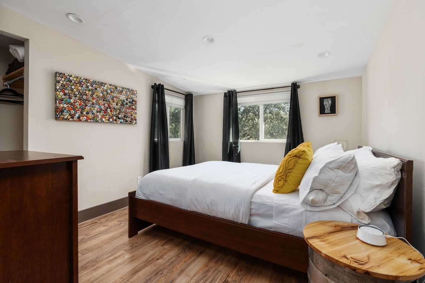 2 makuuhuonetta, silitysrauta/-lauta, ilmainen Wi-Fi, vuodevaatteet