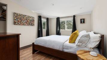 2 makuuhuonetta, silitysrauta/-lauta, ilmainen Wi-Fi, vuodevaatteet