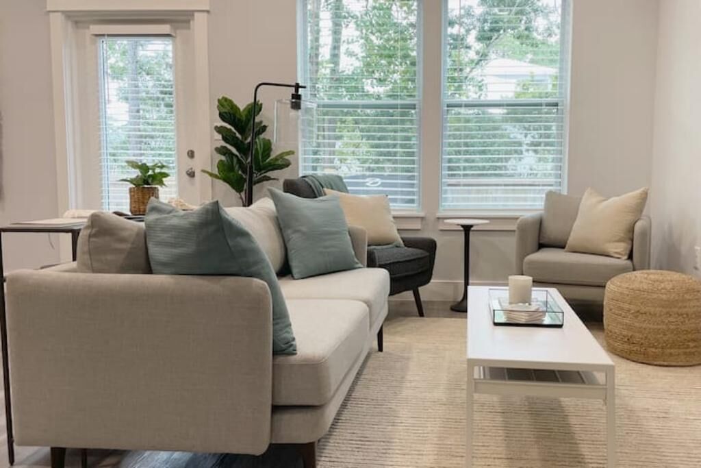 Once Upon a Tide Luxury Townhouse -walkable distance to the beach