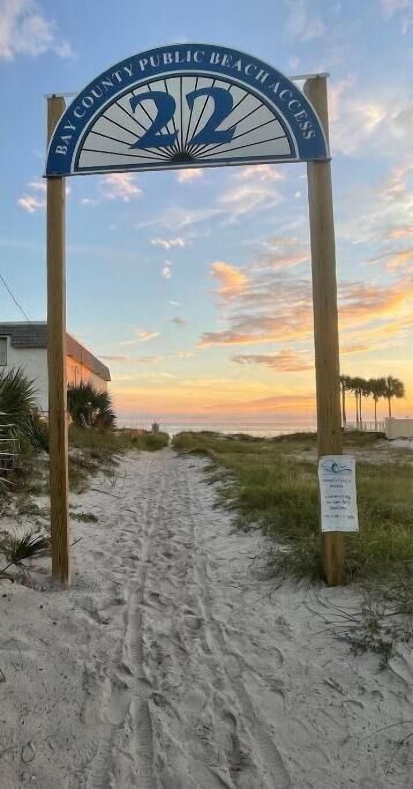 In Strandnähe, Liegestühle, Strandtücher