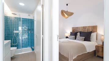 1 bedroom, iron/ironing board, internet, bed sheets