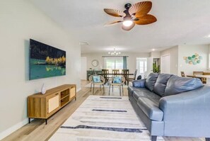 Smart TV - Gulf Coast Getaway
 (Galveston)