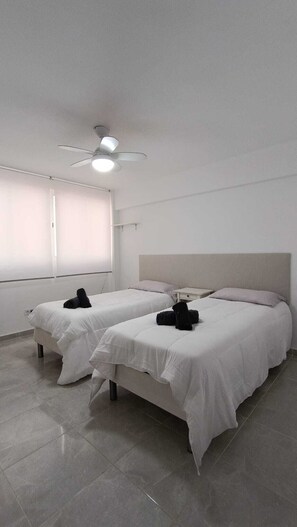 2 bedrooms, iron/ironing board, WiFi, bed sheets - Fuengirola Centro, muy Cerca de Estación del Metro y Autobuses y 7 min la Playa (Fuengirola)