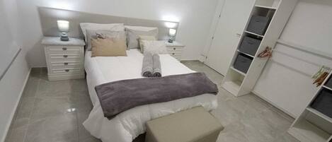 2 soverom, strykejern/-brett, wi-fi og sengetøy