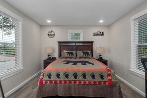 2 室のベッドルーム、デスク、アイロン / アイロン台、WiFi (無料)