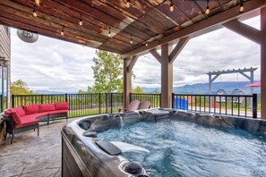 Terrace/patio - Heated Pool/Hot Tub/Theatre/Game/Fire/Sleep 34 (Gatlinburg)