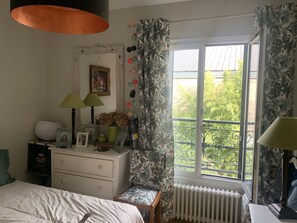 4 quartos, ferros/tábuas de passar roupa, Wi-Fi, roupa de cama