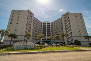 Exterior - Don't CROSS the street, our Unit is on the BEACH! 2br/2ba Condo (Biloxi)