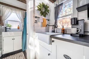 Fridge, oven, stovetop, coffee/tea maker - Santacon Lodge: 3BR w Mountain Views & Yard (Woodland Park)