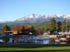 Property grounds - Santacon Lodge: 3BR w Mountain Views & Yard (Woodland Park)