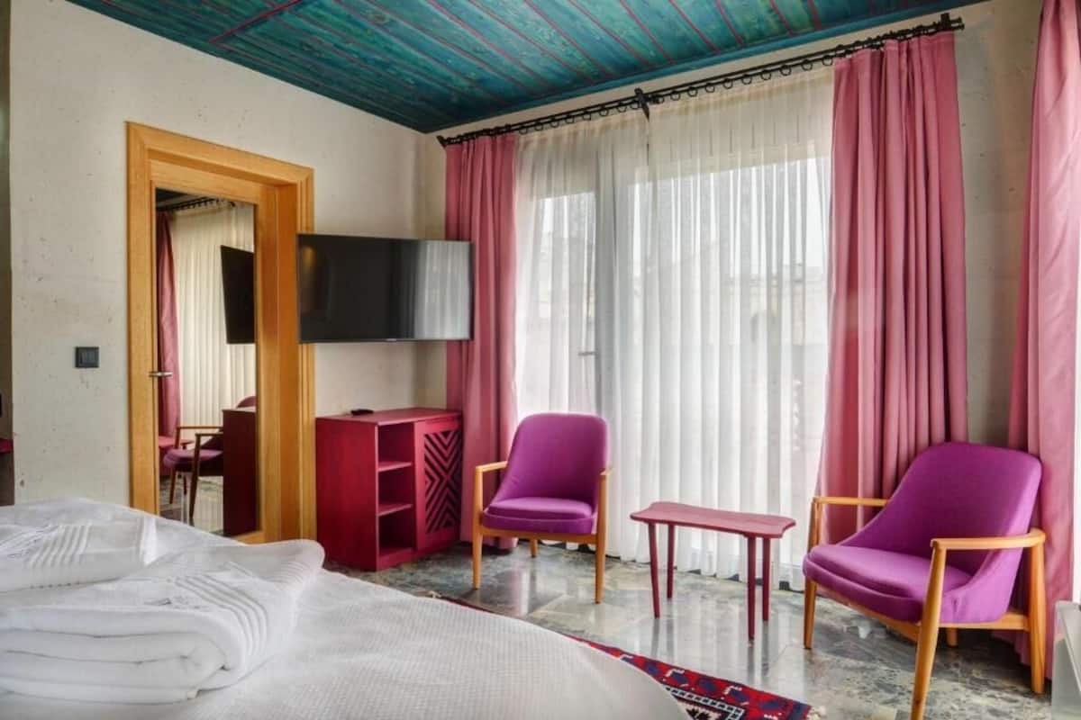 JUNIOR SUITE WITH BALCONY | 1 slaapkamer, lakens van Egyptisch katoen, luxe beddengoed