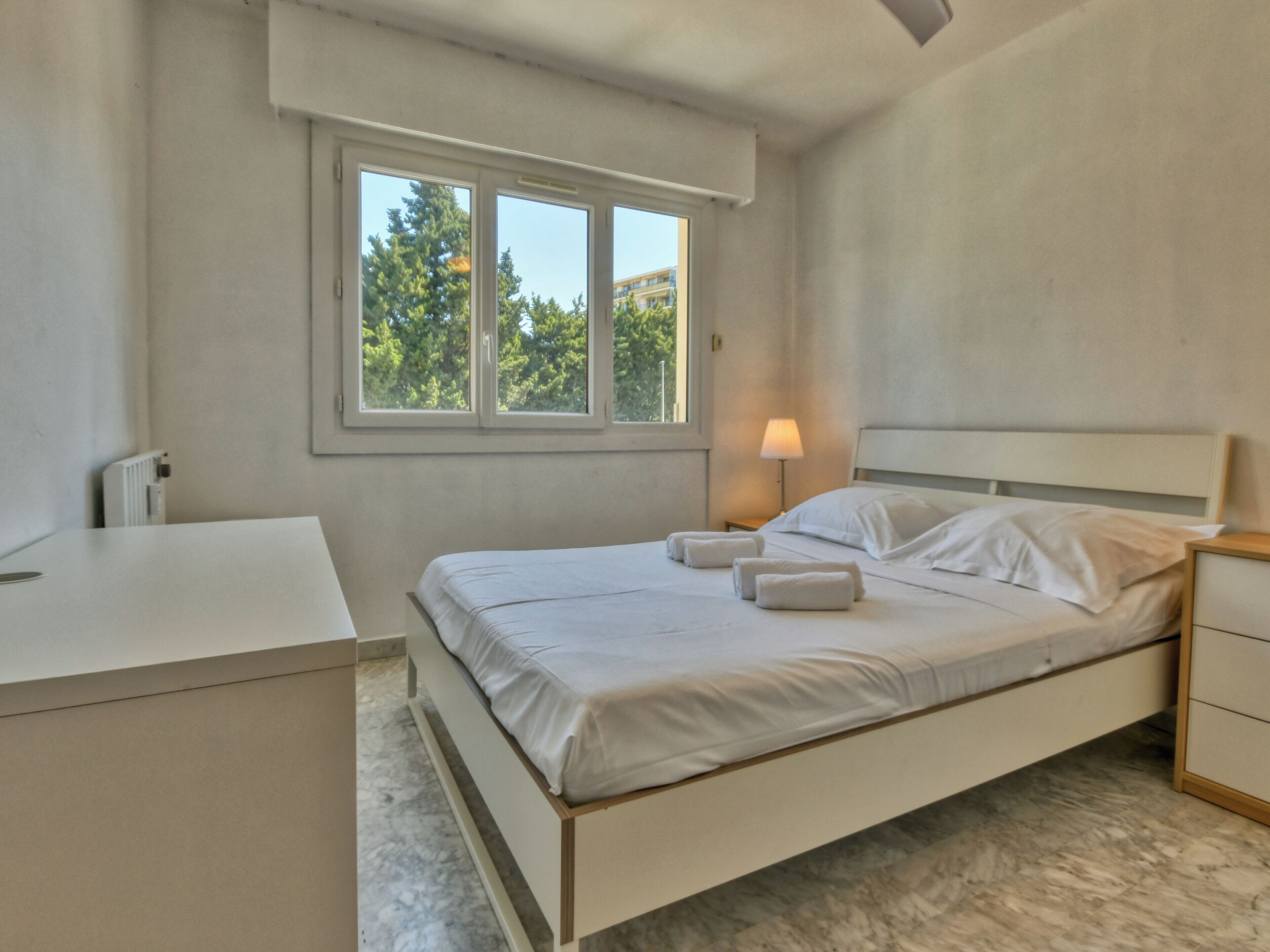 3 soverom, strykejern/-brett, wi-fi og sengetøy