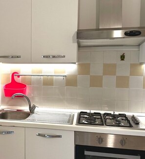 Fridge, oven