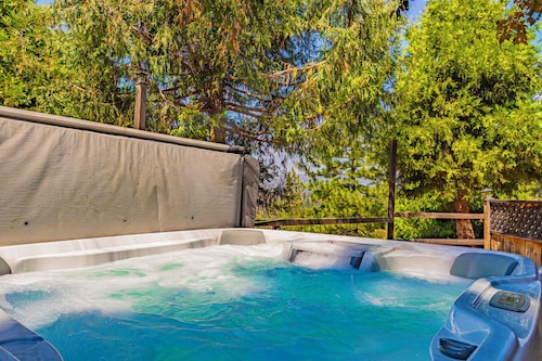 Yosemite Mountain Escape - HotTub, Pool Table, Gazebo, Scenic Views, Bass Lake
