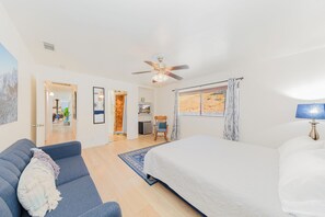 4 bedrooms, desk, iron/ironing board, free WiFi