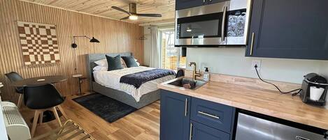 1 chambre, fer et planche à repasser, Wi-Fi, draps fournis