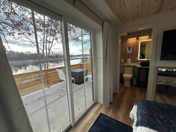 1 dormitori, planxa i posts de planxar, wifi i roba de llit