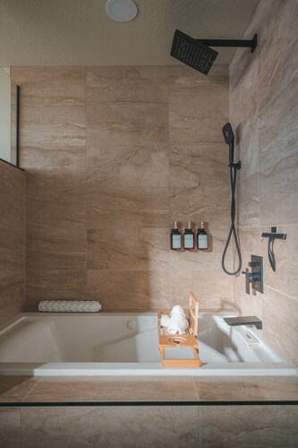 Nordic Harbor | Room 3 | Arctic Pine - Suite