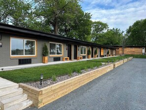 Exterior - Nordic Harbor | Room 5 | Cedar Shadows (Center City)