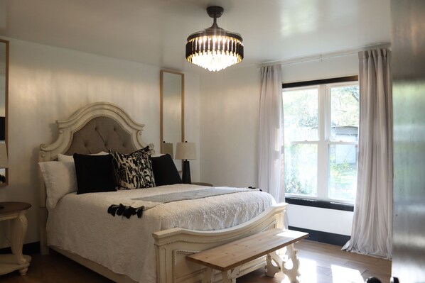 2 bedrooms, desk, iron/ironing board, free WiFi