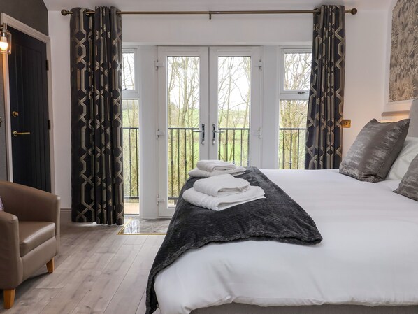 2 bedrooms, individually decorated, individually furnished, free WiFi - The Swans Nest Lock View (Skipton)