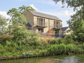 Cottage | Front of property - The Swans Nest Lock View (Skipton)