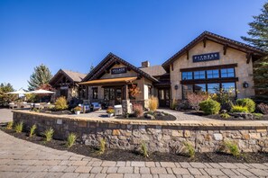 Exterior - 3 BR Pet-Friendly Townhouse @ Juniper Preserve Resort (Bend)