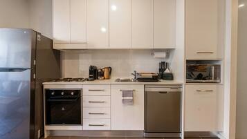 Fridge, microwave, oven, stovetop