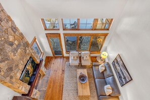 TV - Upscale 4 BR Townhouse @ Juniper Preserve Resort (Bend)