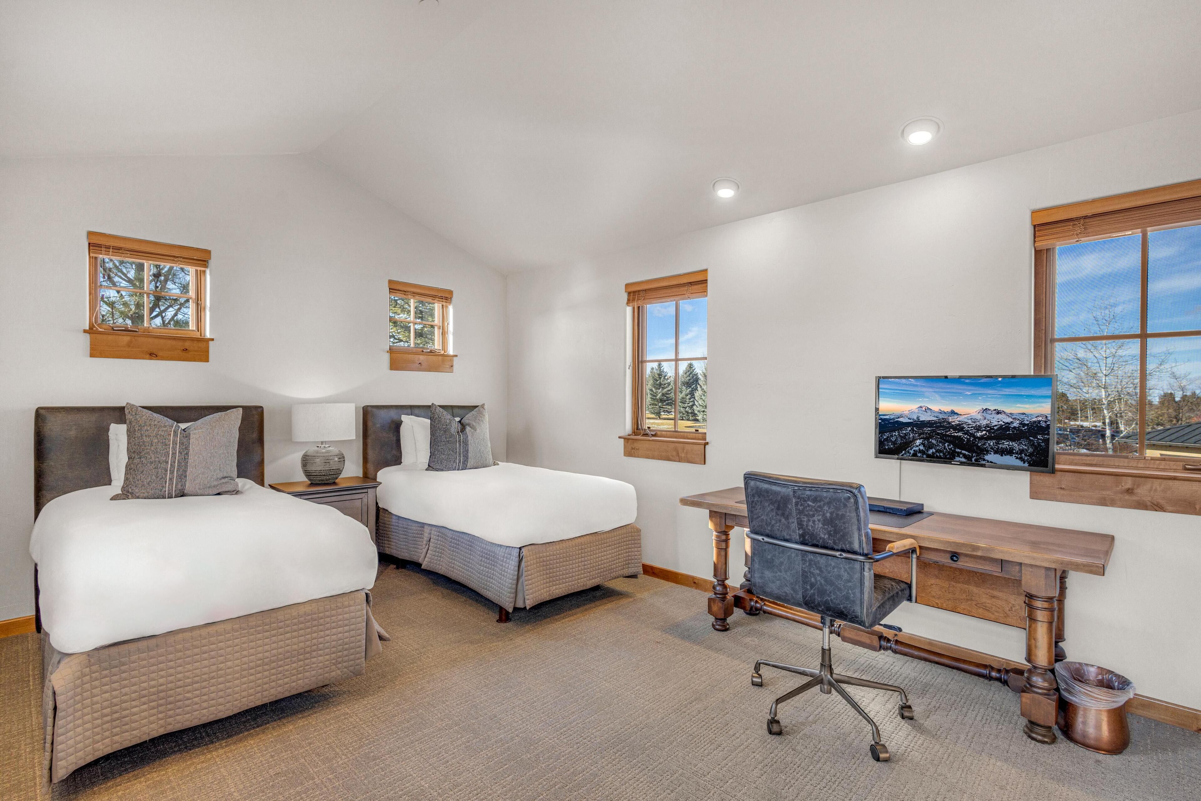 4 bedrooms, internet, bed sheets
