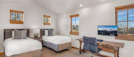 4 bedrooms, internet, bed sheets