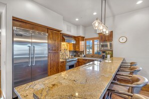Fridge, microwave, oven, stovetop - Upscale 4 BR Townhouse @ Juniper Preserve Resort (Bend)