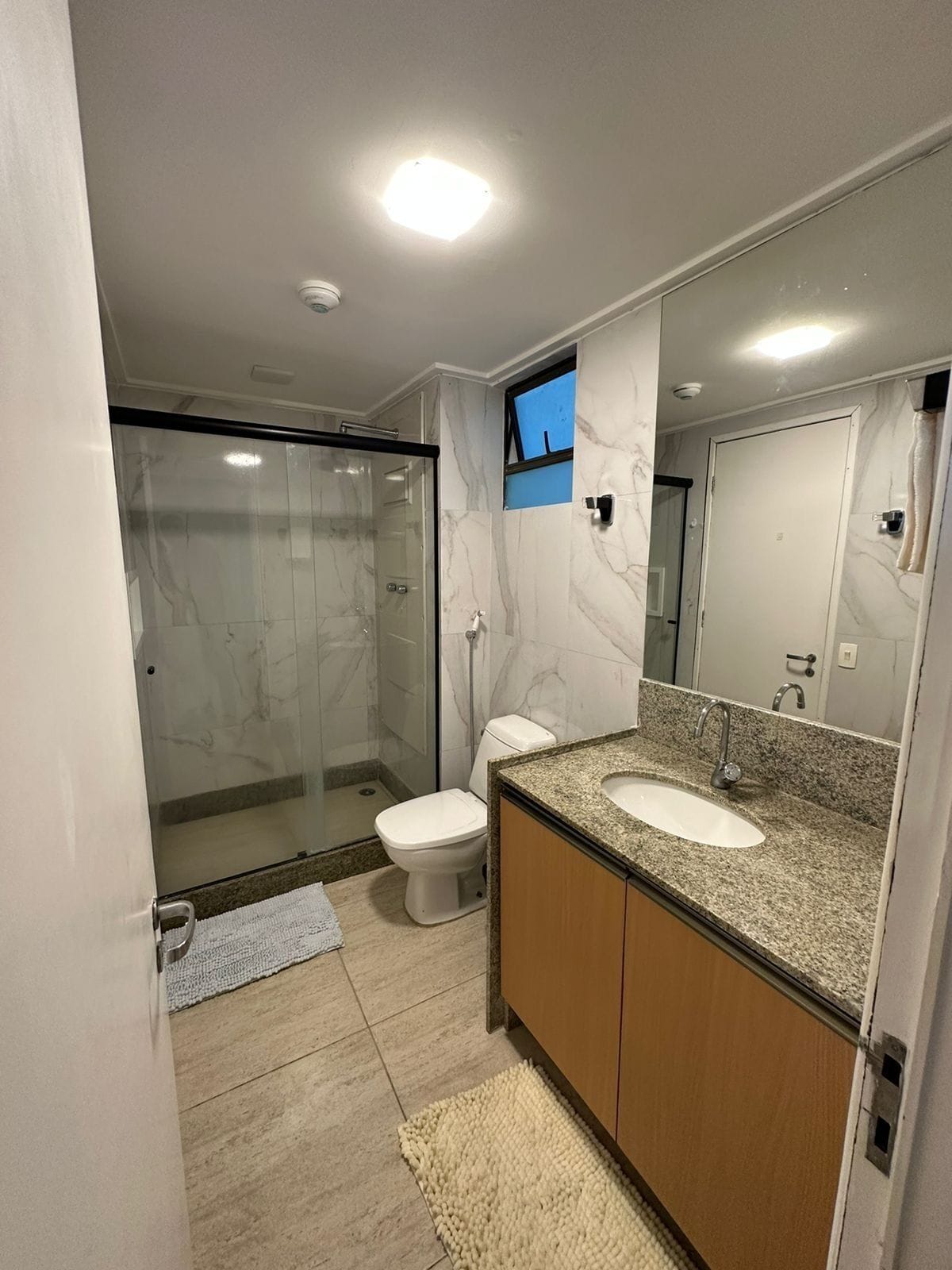 Apartment, Courtyard View | Bathroom | Shower, rainfall showerhead, free toiletries, hair dryer
