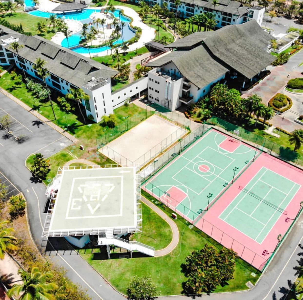 Lapangan tenis