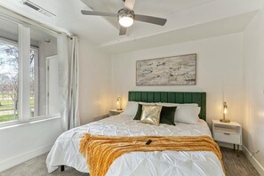 1 bedroom, in-room safe, iron/ironing board, free WiFi